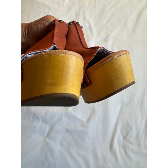 DINGO Peace N Love Boho Studded Suede Wooden Clogs Sz 9.5 - Picture 4 of 16